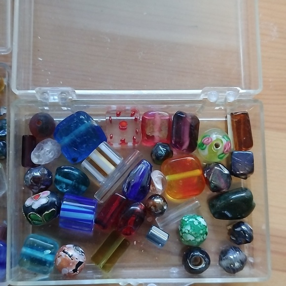 Vtg CZECH and Vinetian glass beads around 80 - Picture 3 of 7